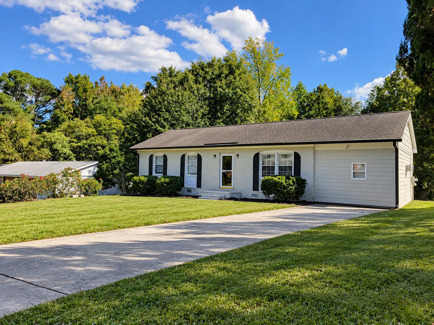 4 bed, 2.0 bath, 1320 sqft, $1,650 — Photo 1