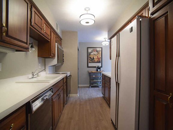 4th image of 3916 N Oakland Ave Unit 316