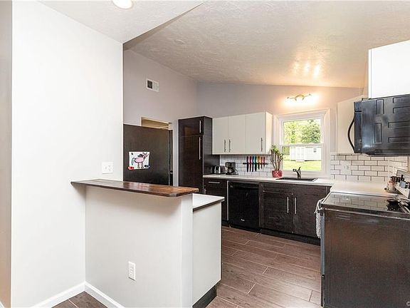 5th image of 3105 Trail Dr
