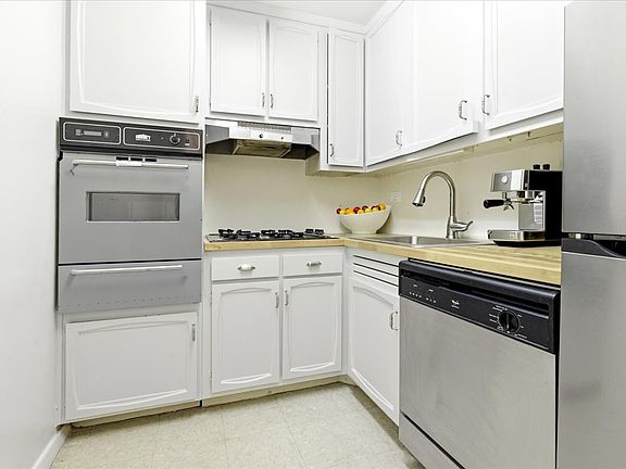 4th image of 7025 Yellowstone Blvd APT 2W