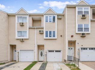 36 Northport Ln, Staten Island, NY 10314
