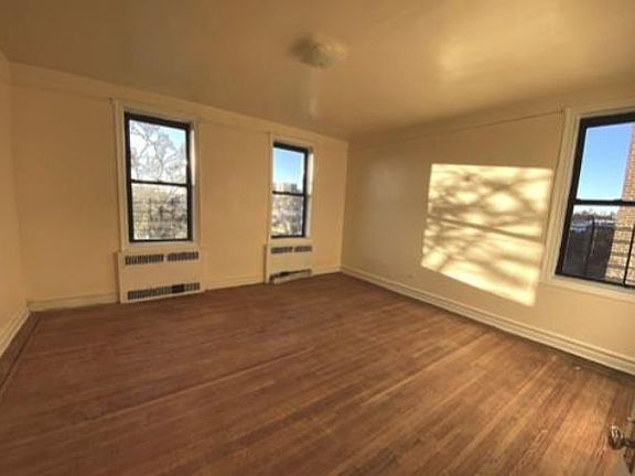 5th image of 150 E 18th St APT 5B