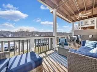 335 S Pointe Shore Dr, Moneta, VA 24121