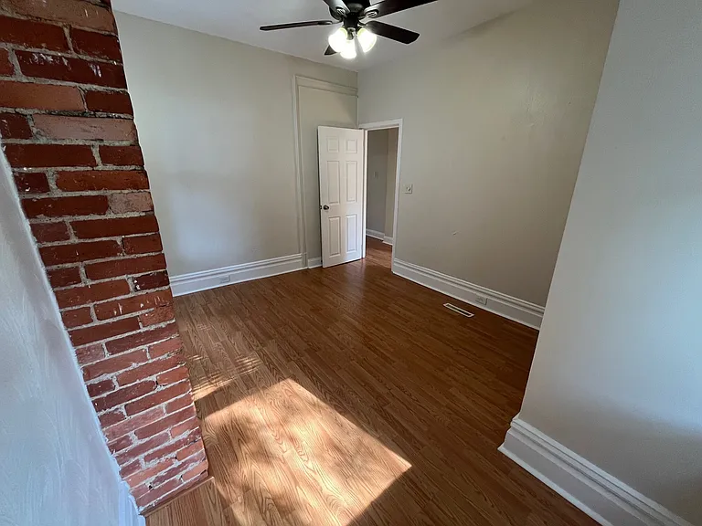 837 Highview St #2 — Photo 13