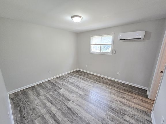 5th image of 852 Little Bay Ave #8