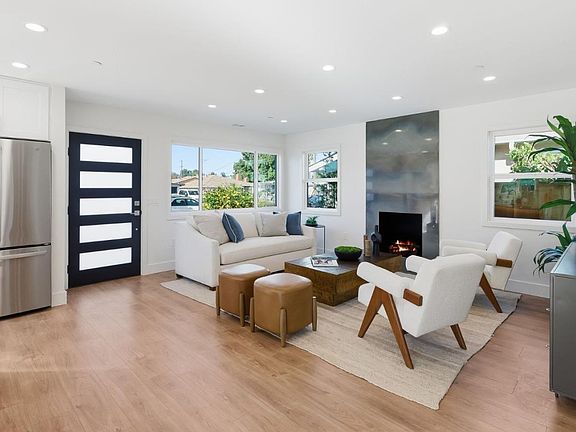 4th image of 2512 Farrington Way