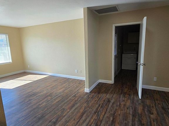 4th image of 9002 W Roma Ave