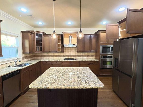 3rd image of 3361 Lake McGinnis Dr