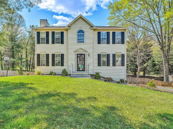 4664 Whipplewood Ct, Roanoke, VA 24018