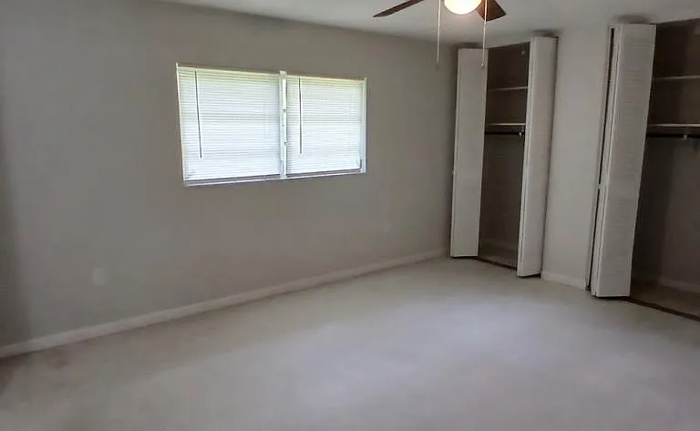 4210 SW 5th Ave — Photo 5