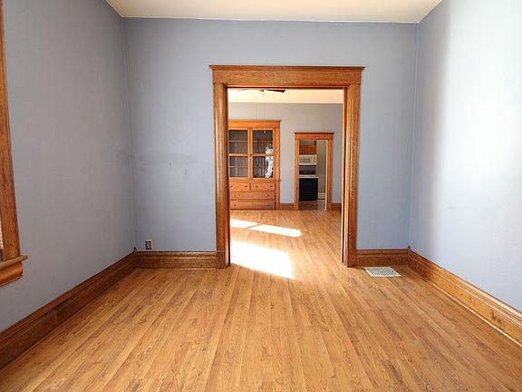 2nd image of 147 N 10th St