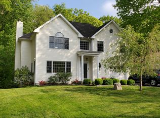 15 Dzamba Grv, Stamford, CT 06903