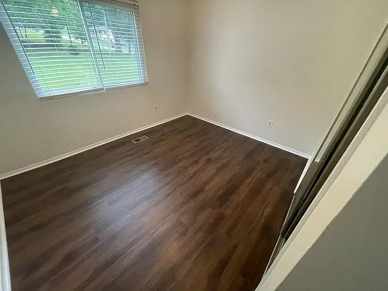 902 Old Lower Mill Rd — Photo 5