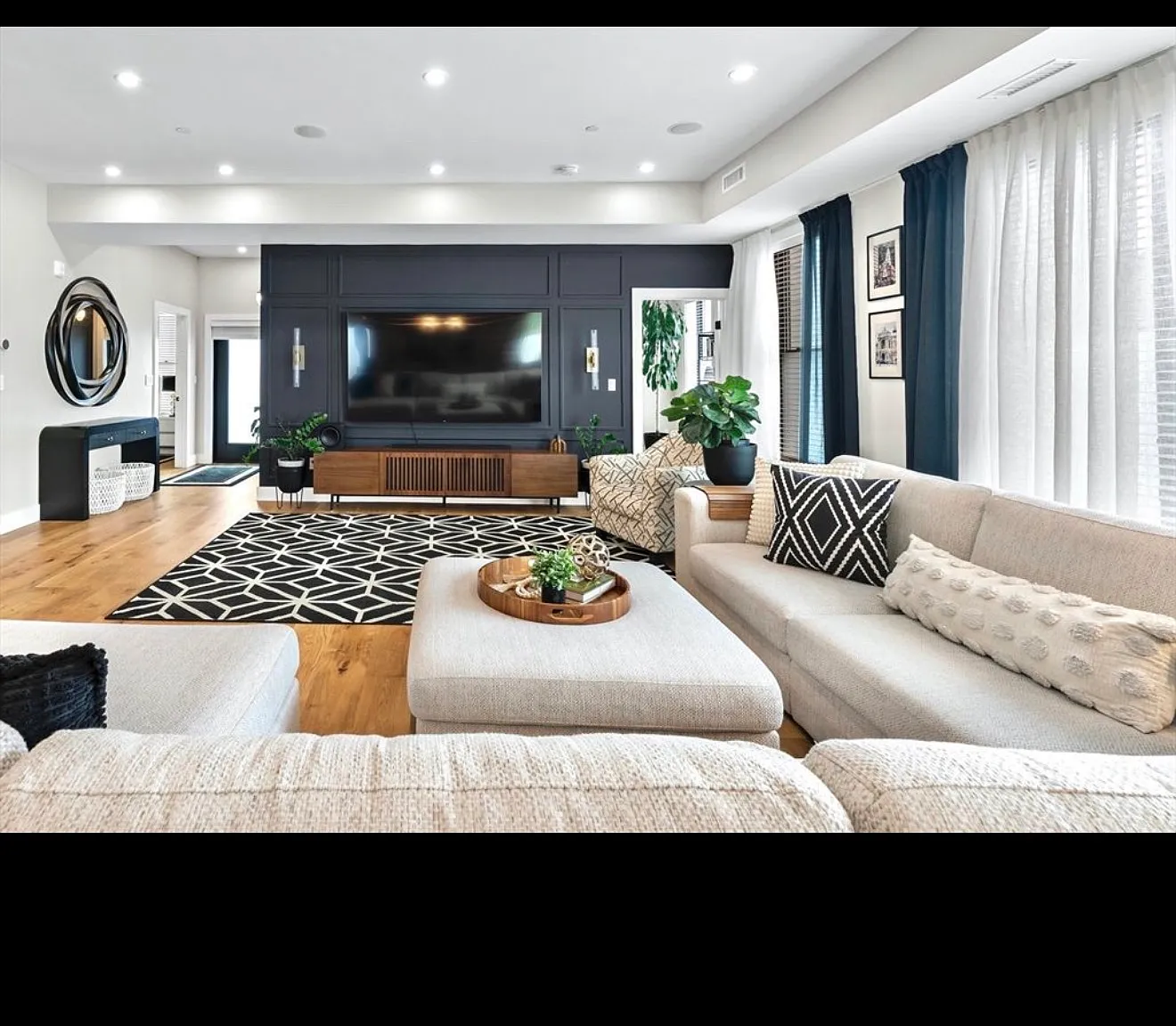4 bed, 4.5 bath, 2000 sqft, $1,600 — Photo 2