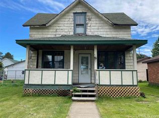 414 W Cayuga St, Iron River, MI 49935