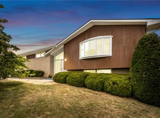 143 Herbst Rd, Coraopolis, PA 15108