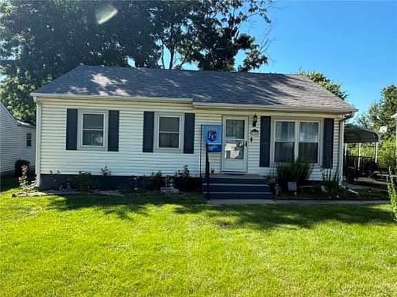2nd image of 2600 Cardinal Ln