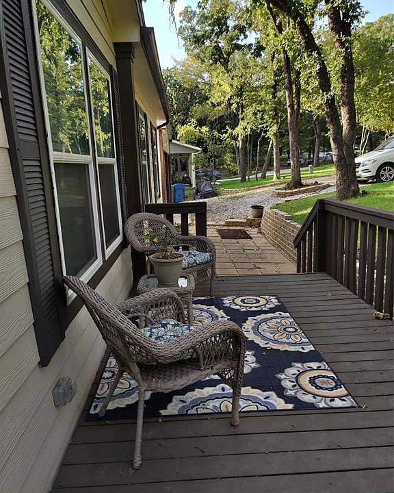 1st image of 413 Ensign Ln