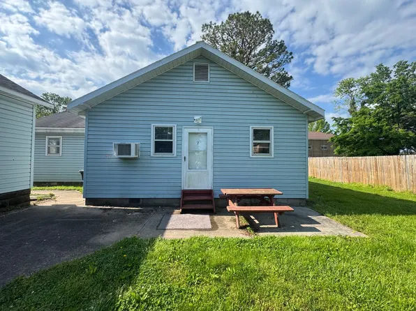 319 E. College, 319 E College St APT 2, Carbondale, IL 62901