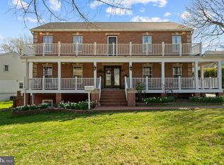 4101 Roberts Rd, Fairfax, VA 22032
