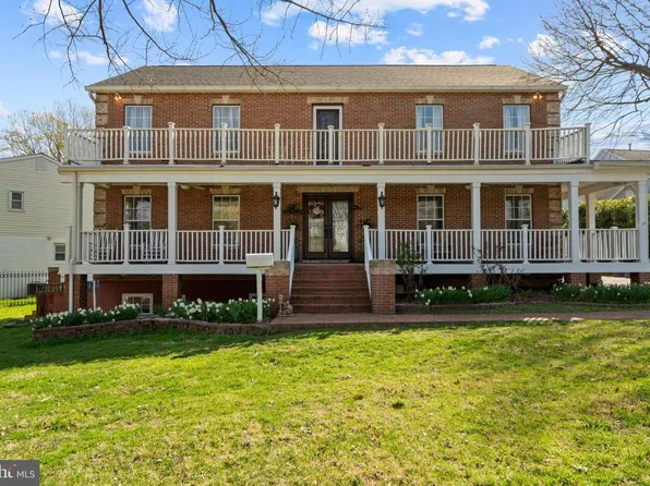 4101 Roberts Rd, Fairfax, VA 22032