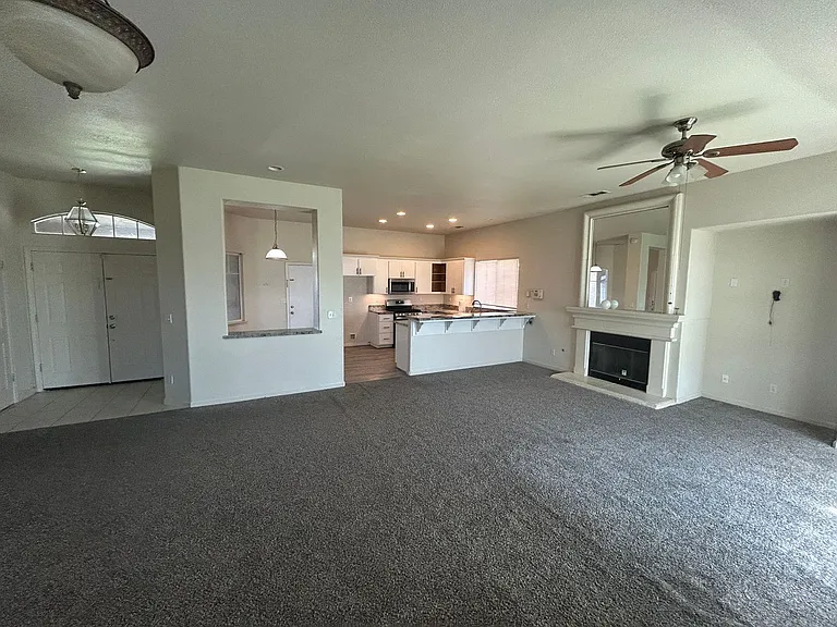 1793 Castle Way — Photo 4