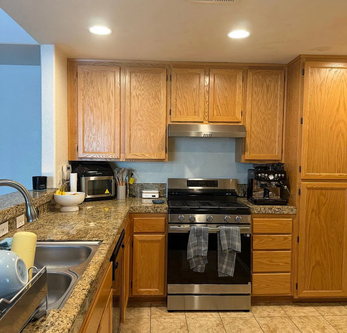 3 bed, 1416 sqft, $3,500 — Photo 3
