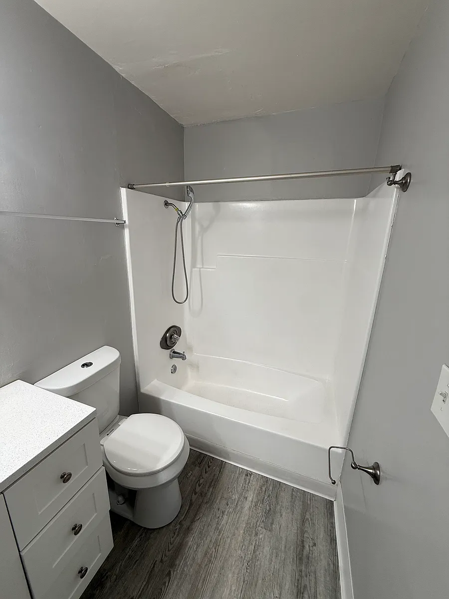 Building Photo - 2621 Howe Ave #211
