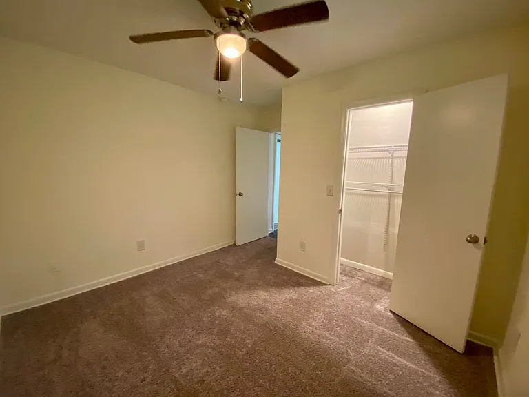 Oak Pointe Apartments — Photo 22