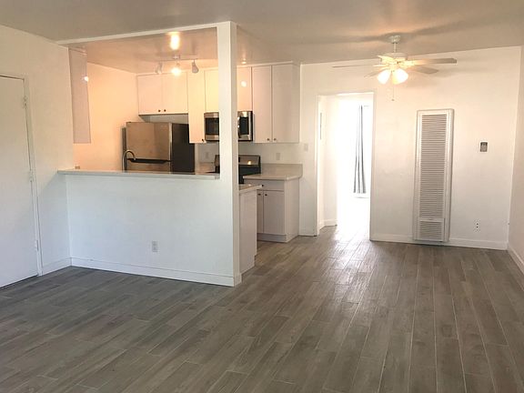 2nd image of 1308 Ocean Park Blvd APT 1