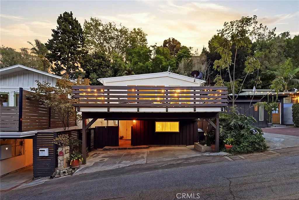 3 bed, 2027 sqft, $8,250 — Photo 1
