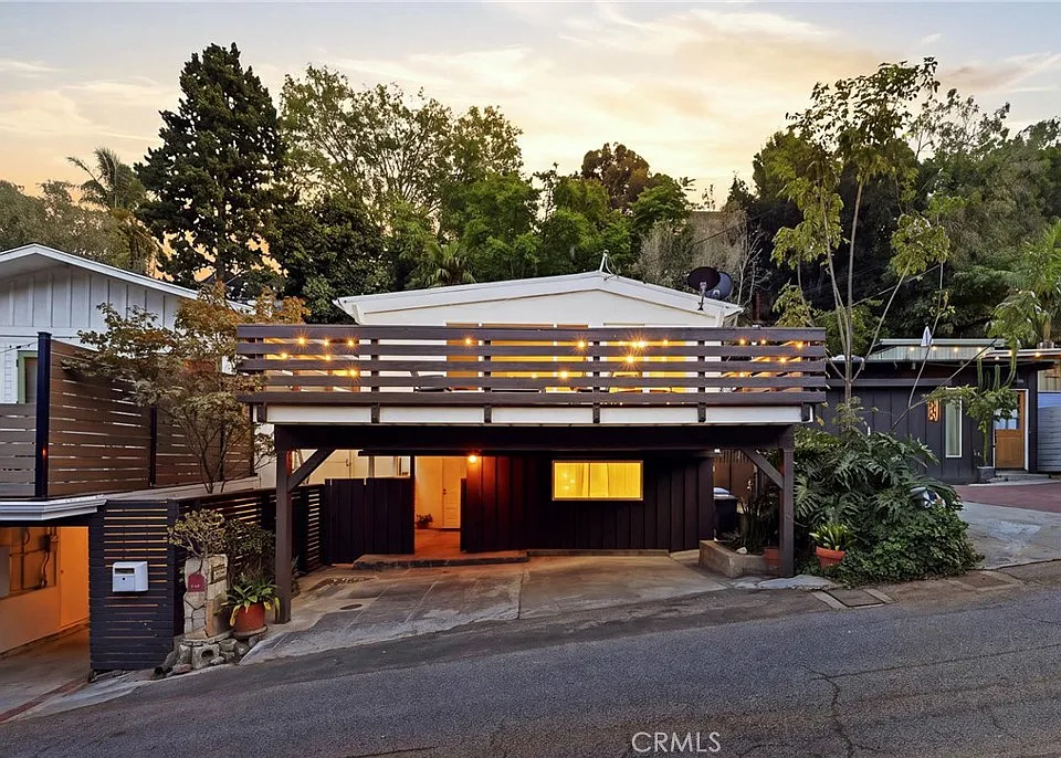 8518 Walnut Dr