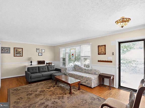 4th image of 23146 Esperanza Dr