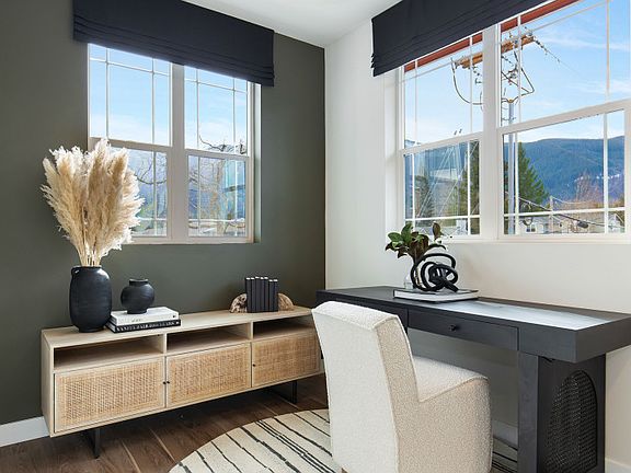 Large Flex Space with ample windows