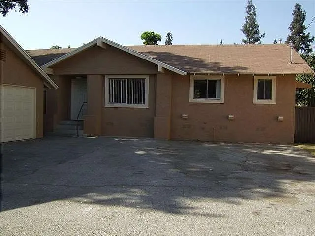 3 bed, 2.5 bath, 1750 sqft, $3,900 — Photo 1