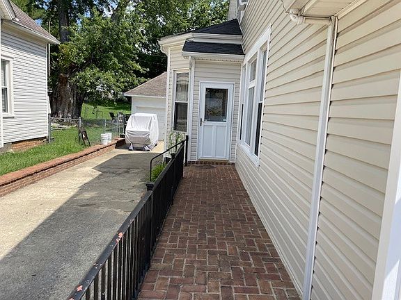 5th image of 224 S New York Ave