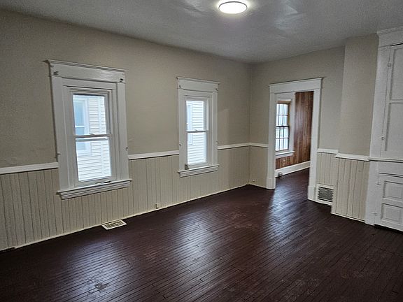 2nd image of 2510 Taft Ave