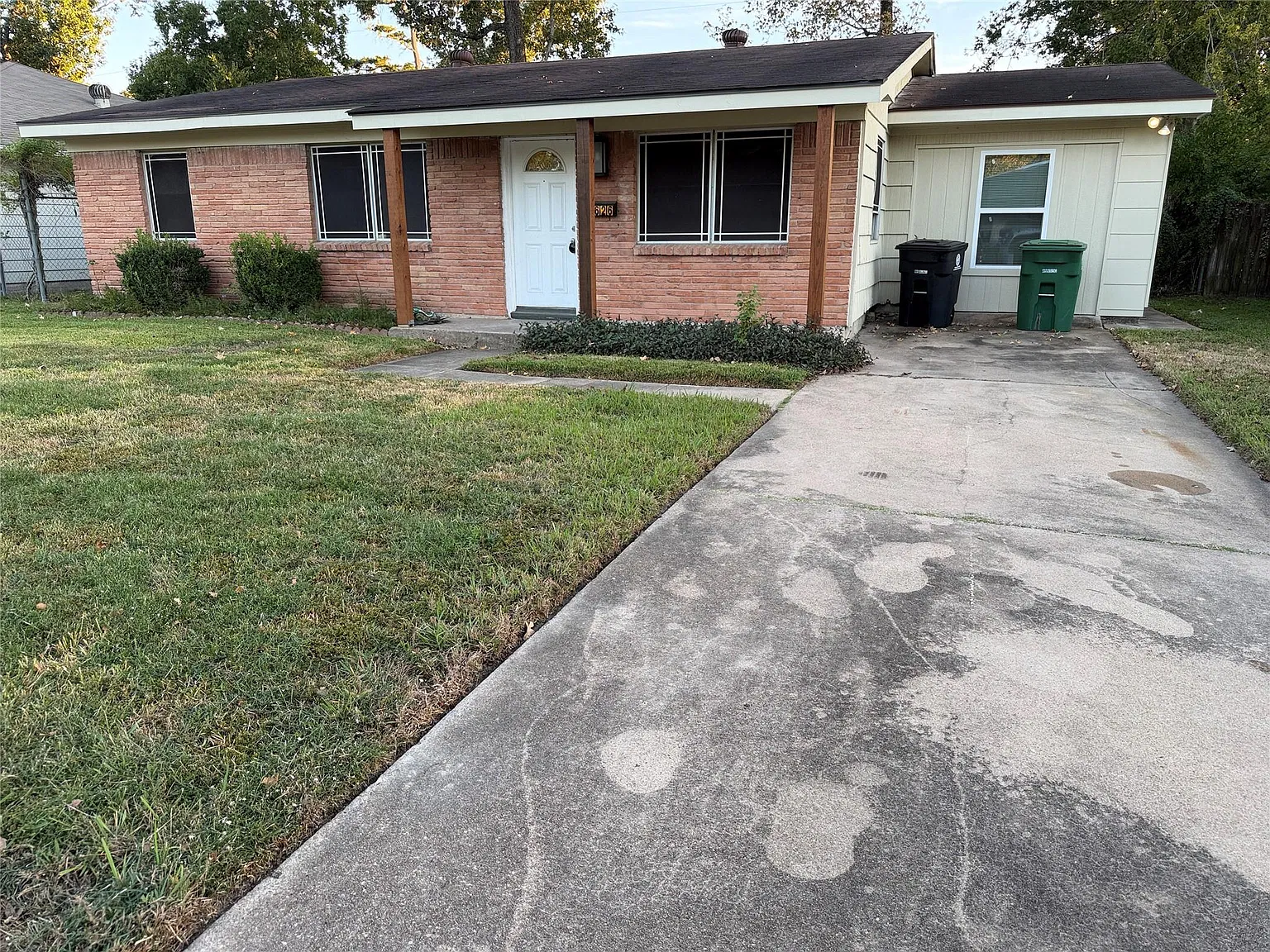 4 bed, 2.0 bath, 1444 sqft, $1,950 — Photo 1