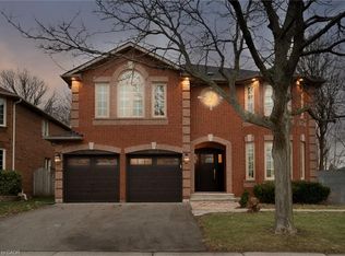 2192 Oakmead Blvd, Oakville, ON L6H6B4