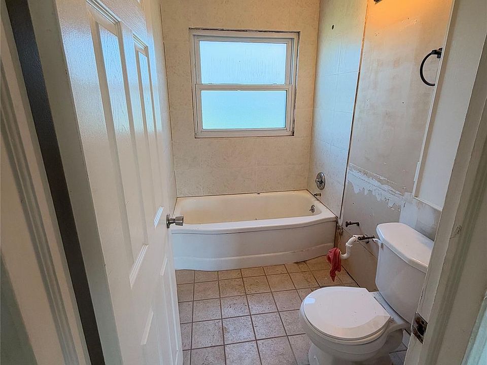 26730 Grandmont St, photo 18