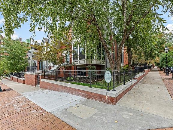 4th image of 451 W 10th St