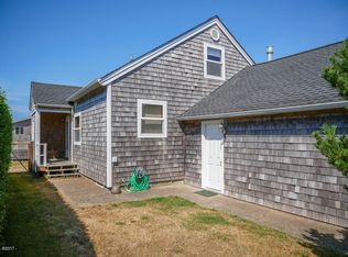 1037 NW Hurbert St, Newport, OR 97365