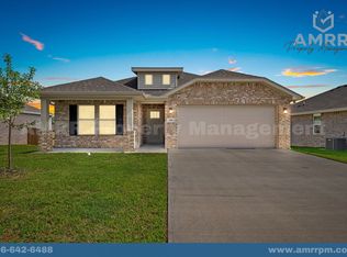 1106 SW 3rd St, Gentry, AR 72734