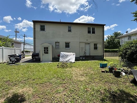 2nd image of 1024 Randolph Ave