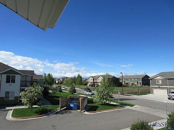 2nd image of 1124 Longbow Ln #1b-bldg 1