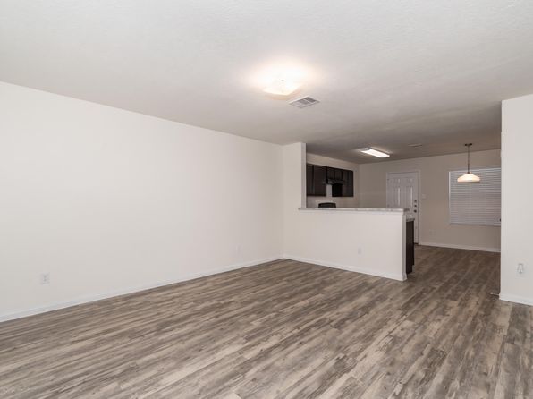5464 Quail Cove Ln