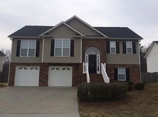 1209 Folkstone Ridge Ln, Winston Salem, NC 27127