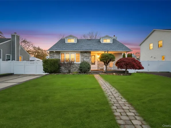 22 Herman Avenue, North Babylon, NY 11703