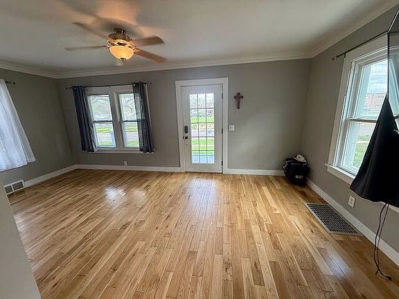 2nd image of 1214 E Samuel Ave