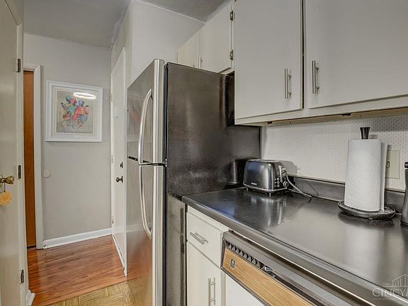 3rd image of 4904 Chalet Dr #612